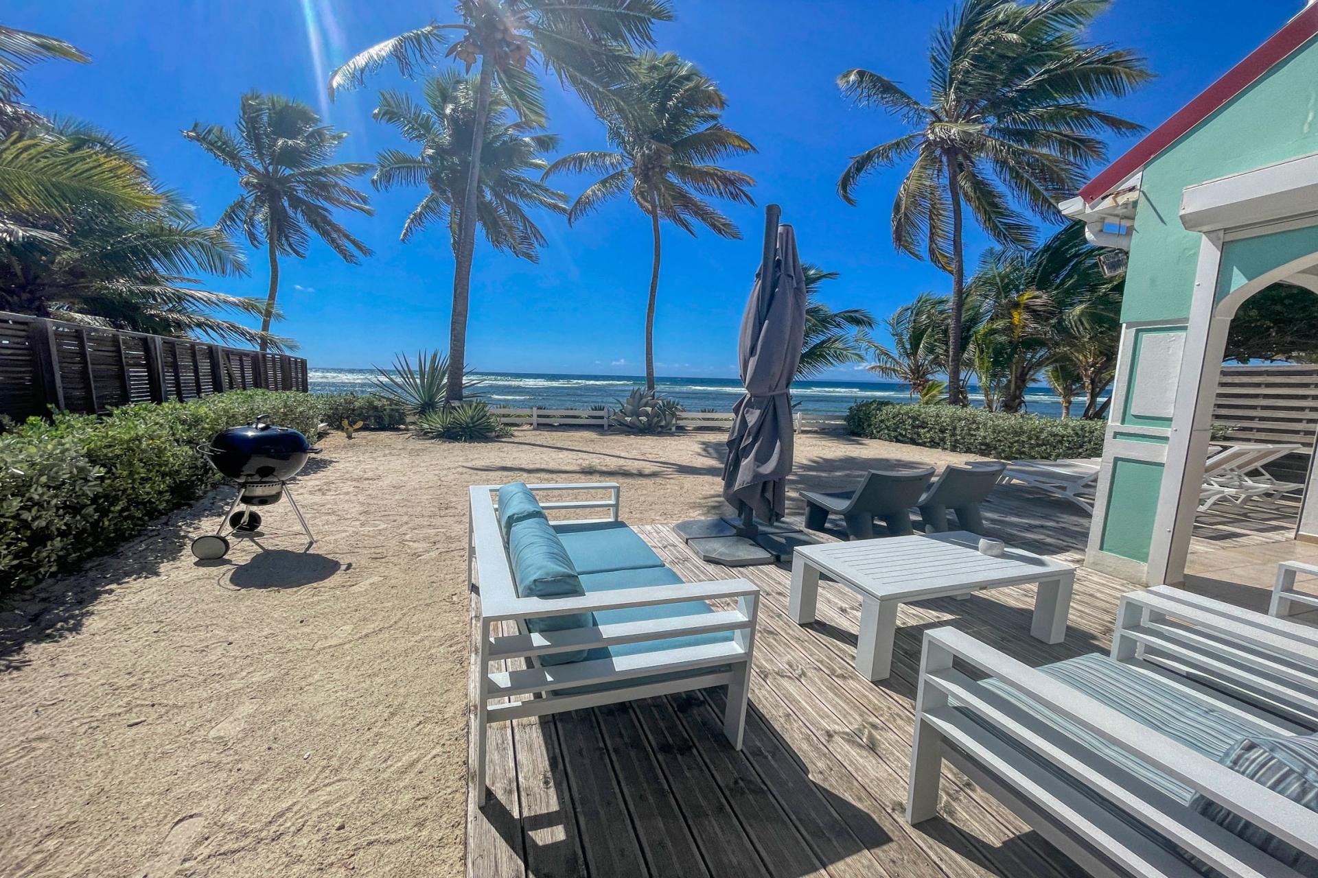 Villa-pieds-dans-l'eau-à-louer-à-Saint-François-Guadeloupe-vue mer -1